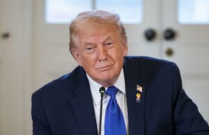 Trump amenaza con aranceles del veinticinco por ciento a países que negocien con Irán Trump amenaza con aranceles del veinticinco por ciento a países que negocien con Irán