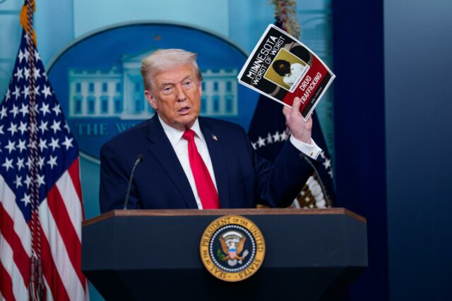 Trump presenta Junta de la Paz en Davos tras amenazas previas a Groenlandia