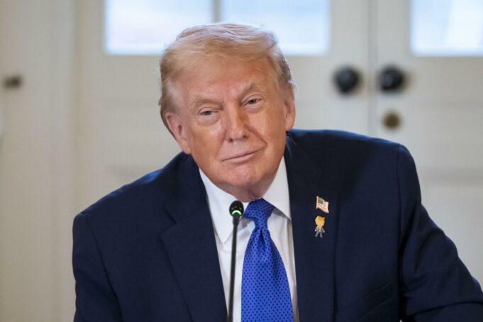 Trump promete estabilidad legal a empresas petroleras para fomentar inversiones en Venezuela Trump promete estabilidad legal a empresas petroleras para fomentar inversiones en Venezuela
