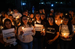 Venezuela libera a cuatrocientos detenidos mientras ONG denuncian retrasos injustificados Venezuela libera a cuatrocientos detenidos mientras ONG denuncian retrasos injustificados