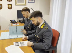 Italia desmantela red que usaba IA para cobrar ayudas sociales fraudulentamente Italia desmantela red que usaba IA para cobrar ayudas sociales fraudulentamente