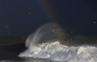 La costa de Portugal está en aviso naranja por fuerte oleaje La costa de Portugal está en aviso naranja por fuerte oleaje