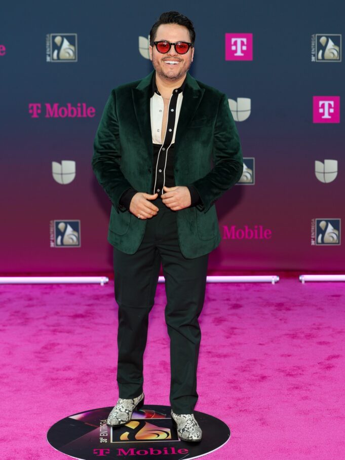 Alfonso Terán impone el Latin Country en la Alfombra de Premio Lo Nuestro Alfonso Terán impone el Latin Country en la Alfombra de Premio Lo Nuestro