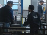 Cierre gubernamental causa retrasos aeroportuarios porque empleados no reciben salario Cierre gubernamental causa retrasos aeroportuarios porque empleados no reciben salario