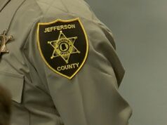 Demócratas proponen aumento salarial para el sheriff del condado de Jefferson Demócratas proponen aumento salarial para el sheriff del condado de Jefferson