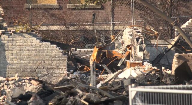 Edificios históricos de Five Points South serán demolidos tras un incendio masivo Edificios históricos de Five Points South serán demolidos tras un incendio masivo