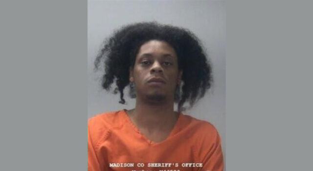 Hombre de Huntsville enfrenta múltiples cargos por posesión de material de abuso sexual infantil Hombre de Huntsville enfrenta múltiples cargos por posesión de material de abuso sexual infantil