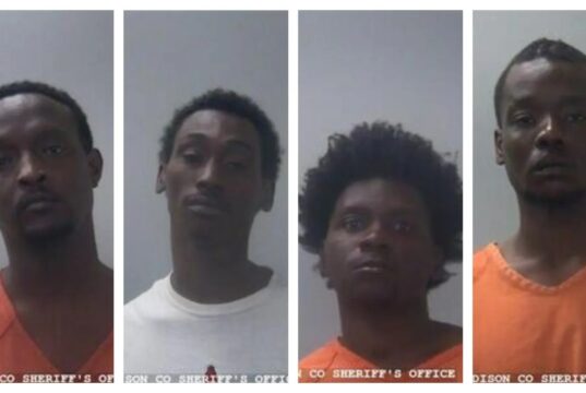 La Policía de Huntsville arresta a cuatro personas por robo La Policía de Huntsville arresta a cuatro personas por robo