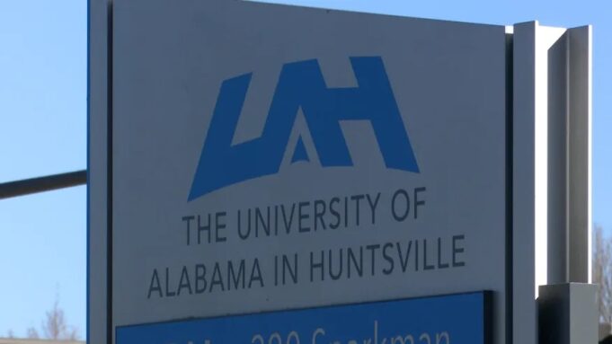 La Universidad de Alabama en Huntsville emite alerta de refugio por operativo policial en el campus La Universidad de Alabama en Huntsville emite alerta de refugio por operativo policial en el campus