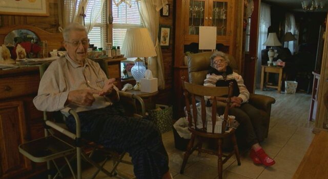 Pareja de ancianos en Alabama ve su factura eléctrica duplicarse a más de $500 Pareja de ancianos en Alabama ve su factura eléctrica duplicarse a más de $500