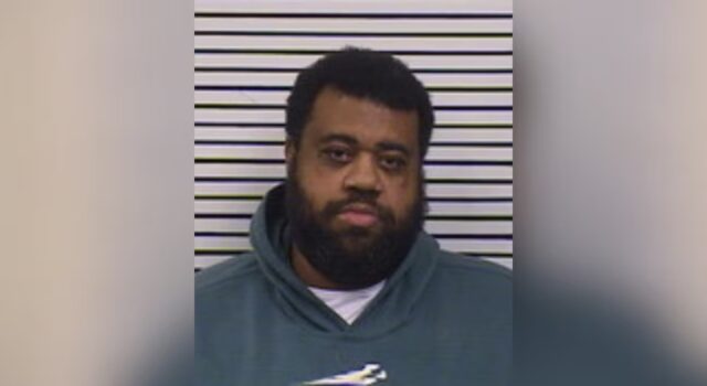 Profesor de la Preparatoria Aliceville arrestado por cargos de pornografía infantil Profesor de la Preparatoria Aliceville arrestado por cargos de pornografía infantil