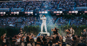 Artistas como Rosalía, Lady Gaga y Residente elogian la gran actuación de Bad Bunny Artistas como Rosalía, Lady Gaga y Residente elogian la gran actuación de Bad Bunny