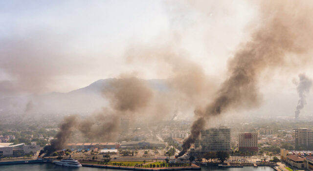 Ataque armado en cárcel de Puerto Vallarta facilita la fuga de 23 presos Ataque armado en cárcel de Puerto Vallarta facilita la fuga de 23 presos