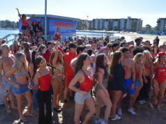 Casting abierto en Los Ángeles para el regreso de Baywatch atrae diversas edades Casting abierto en Los Ángeles para el regreso de Baywatch atrae diversas edades