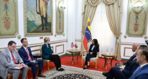 Delcy Rodríguez recibió a la nueva jefa diplomática de EE.UU. Delcy Rodríguez recibió a la nueva jefa diplomática de EE.UU.