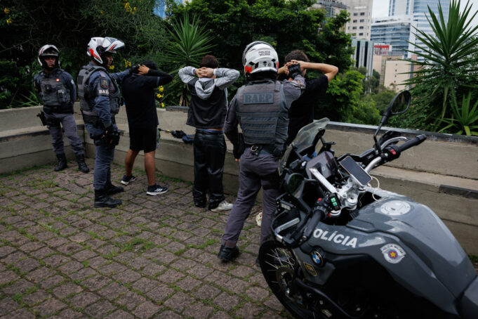 Doce sospechosos fueron detenidos en São Paulo por planear ataques durante protestas Doce sospechosos fueron detenidos en São Paulo por planear ataques durante protestas