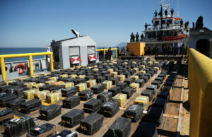 El Salvador intercepta cargamento histórico de cocaína en el océano Pacífico El Salvador intercepta cargamento histórico de cocaína en el océano Pacífico