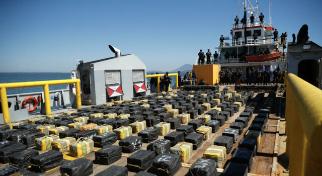 El Salvador intercepta cargamento histórico de cocaína en el océano Pacífico El Salvador intercepta cargamento histórico de cocaína en el océano Pacífico