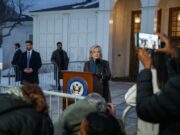 Hillary Clinton niega vínculos con Epstein y critica interrogatorio legislativo Hillary Clinton niega vínculos con Epstein y critica interrogatorio legislativo