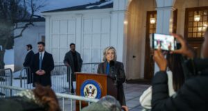 Hillary Clinton niega vínculos con Epstein y critica interrogatorio legislativo Hillary Clinton niega vínculos con Epstein y critica interrogatorio legislativo