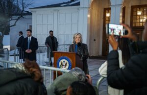 Hillary Clinton niega vínculos con Epstein y critica interrogatorio legislativo Hillary Clinton niega vínculos con Epstein y critica interrogatorio legislativo