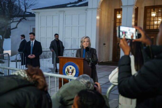 Hillary Clinton niega vínculos con Epstein y critica interrogatorio legislativo Hillary Clinton niega vínculos con Epstein y critica interrogatorio legislativo