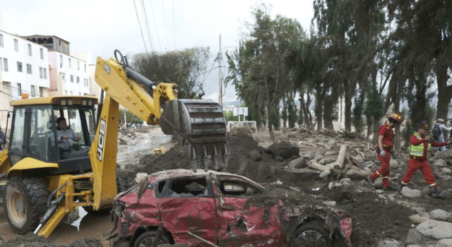 Inundaciones y huaicos en Perú afectan Arequipa y Piura por fuertes lluvias Inundaciones y huaicos en Perú afectan Arequipa y Piura por fuertes lluvias