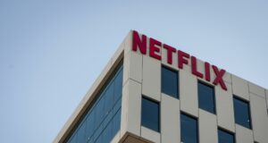 Netflix se retira de la compra de Warner Bros Discovery tras oferta de Paramount Skydance Netflix se retira de la compra de Warner Bros Discovery tras oferta de Paramount Skydance