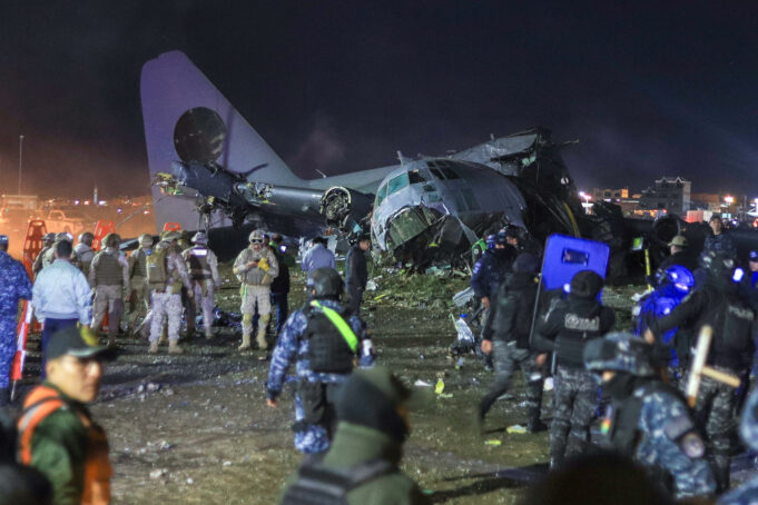 Trágico accidente de avión militar en Bolivia deja 15 fallecidos Trágico accidente de avión militar en Bolivia deja 15 fallecidos