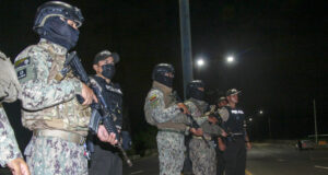 Guayaquil se convierte en una ciudad fantasma por el toque de queda en Ecuador Guayaquil se convierte en una ciudad fantasma por el toque de queda en Ecuador