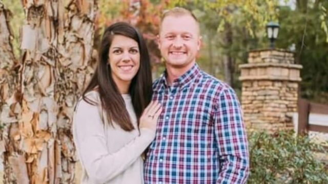 Profesor en Estados Unidos muere atropellado tras broma de estudiantes frente a casa