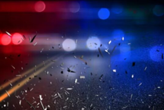 Adolescente muere tras chocar contra árbol y volcarse en Clay Adolescente muere tras chocar contra árbol y volcarse en Clay