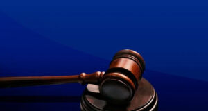 Arrestan a hombre por presunto voto ilegal en dos elecciones Arrestan a hombre por presunto voto ilegal en dos elecciones