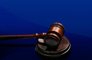 Arrestan a hombre por presunto voto ilegal en dos elecciones Arrestan a hombre por presunto voto ilegal en dos elecciones