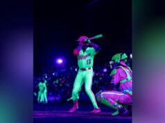 Cosmic Baseball trae espectáculo de neón a Birmingham esta semana Cosmic Baseball trae espectáculo de neón a Birmingham esta semana