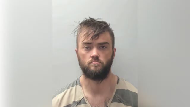 Delincuente convicto se declara culpable de robo en gasolinera del este de Alabama