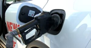 Gasolina en Alabama sube un dólar por galón el último mes Gasolina en Alabama sube un dólar por galón el último mes