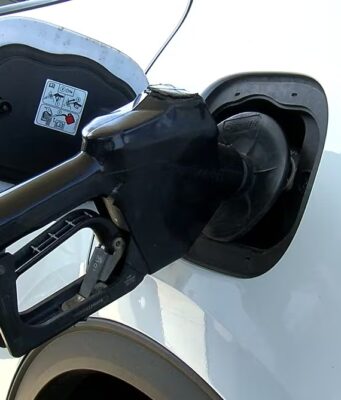 Gasolina en Alabama sube un dólar por galón el último mes Gasolina en Alabama sube un dólar por galón el último mes