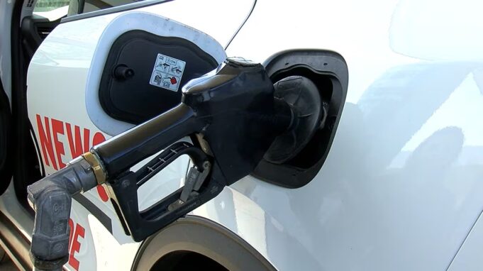 Gasolina en Alabama sube un dólar por galón el último mes Gasolina en Alabama sube un dólar por galón el último mes