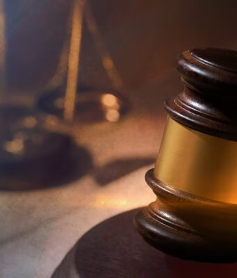 Guardia de prisión federal acusado de agredir sexualmente a siete reclusas Guardia de prisión federal acusado de agredir sexualmente a siete reclusas