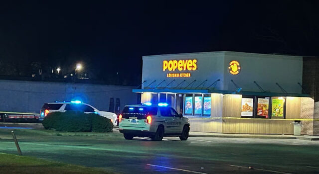 Hombre conduce hasta Popeyes tras recibir un disparo Hombre conduce hasta Popeyes tras recibir un disparo