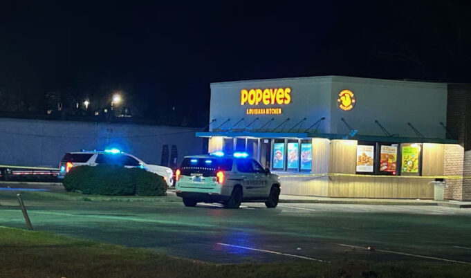 Hombre conduce hasta Popeyes tras recibir un disparo Hombre conduce hasta Popeyes tras recibir un disparo