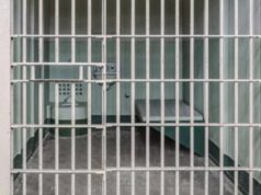 Hombre del condado de Jefferson ha sido sentenciado por posesión ilegal de un arma de fuego Hombre del condado de Jefferson ha sido sentenciado por posesión ilegal de un arma de fuego