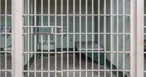 Hombre del condado de Jefferson ha sido sentenciado por posesión ilegal de un arma de fuego Hombre del condado de Jefferson ha sido sentenciado por posesión ilegal de un arma de fuego