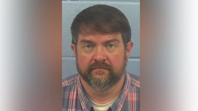 Hombre enfrenta decenas de cargos por pornografía infantil en el condado de Etowah