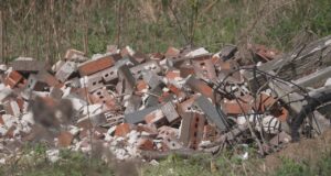 Leeds toma medidas enérgicas contra casas descuidadas y patios con maleza Leeds toma medidas enérgicas contra casas descuidadas y patios con maleza