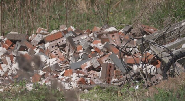 Leeds toma medidas enérgicas contra casas descuidadas y patios con maleza Leeds toma medidas enérgicas contra casas descuidadas y patios con maleza