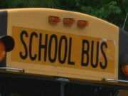 Ley permitiría a jubilados de Alabama conducir autobuses escolares nuevamente Ley permitiría a jubilados de Alabama conducir autobuses escolares nuevamente