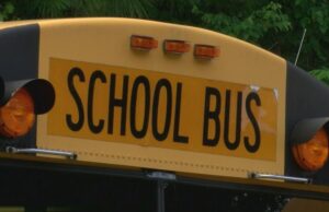 Ley permitiría a jubilados de Alabama conducir autobuses escolares nuevamente Ley permitiría a jubilados de Alabama conducir autobuses escolares nuevamente