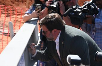 Nombre del equipo de Mobile y avances del estadio en junio Nombre del equipo de Mobile y avances del estadio en junio